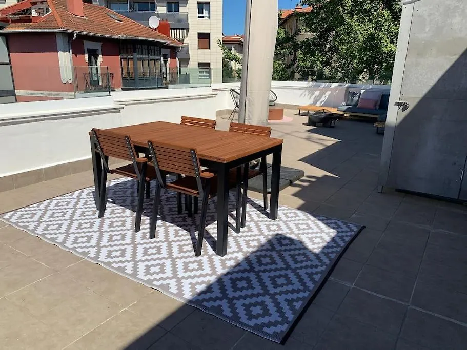 Atico Con Preciosa Terraza En Algorta Apartment Getxo 0*,  Spain